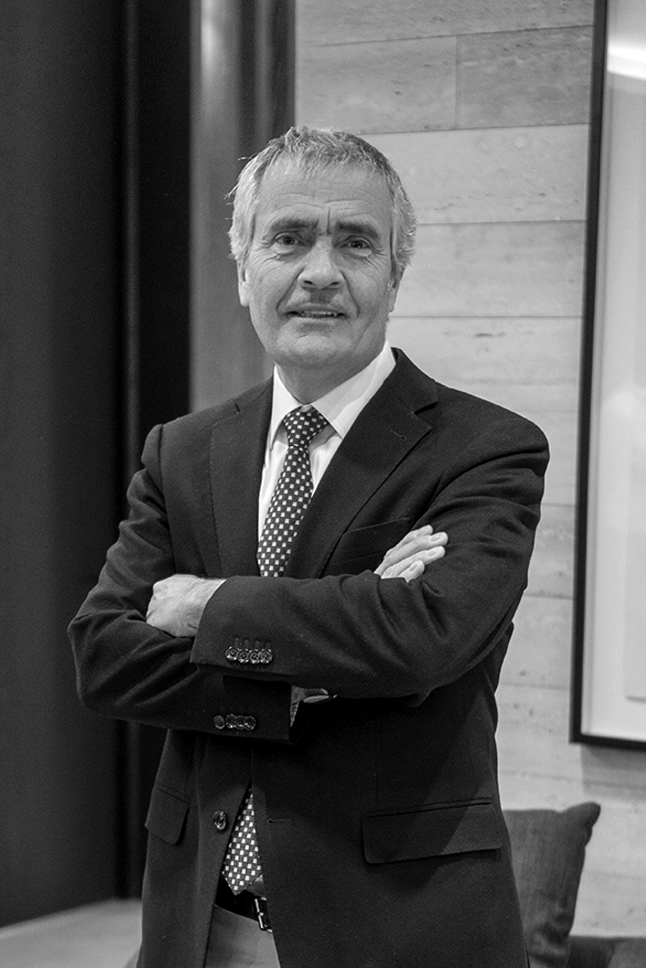 Patricio León